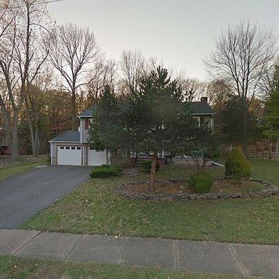 85 Darrow Dr, North Haledon, NJ 07508