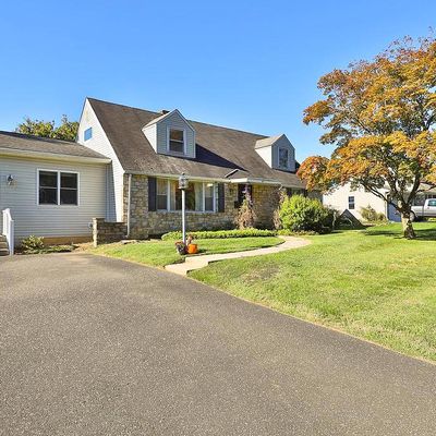 85 Manor Pl, Oreland, PA 19075