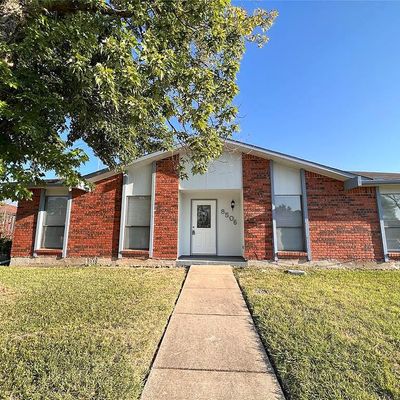 8506 Woodside Rd, Rowlett, TX 75088