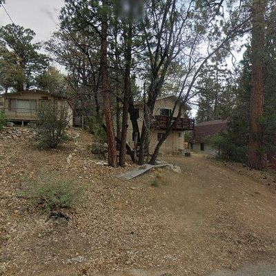 880 Wabash Ln, Sugarloaf, CA 92386