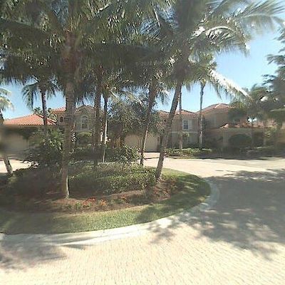 8808 La Palma Ln, Naples, FL 34108