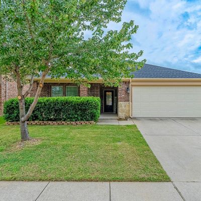 8816 Whirlwind Trl, Aubrey, TX 76227