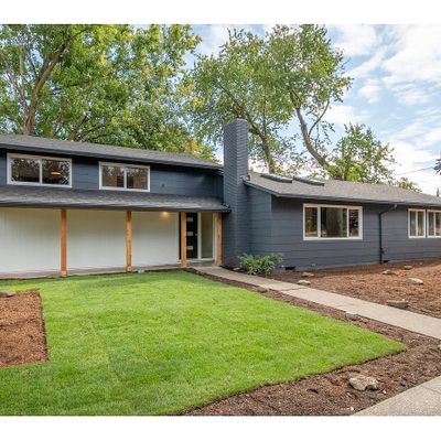 8860 N Chautauqua Blvd, Portland, OR 97217