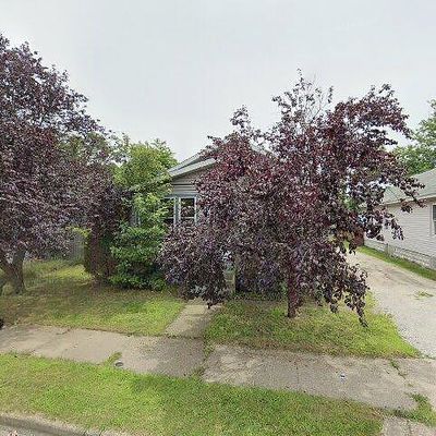 889 E Dale Ave, Muskegon, MI 49442