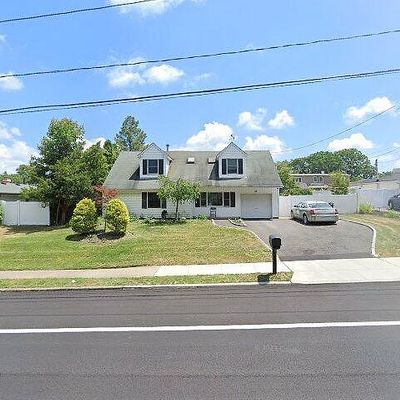 89 S Bicycle Path, Selden, NY 11784