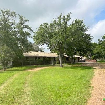 890 N State Highway 95, Yoakum, TX 77995