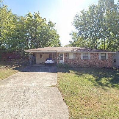 8909 Cloverhill Rd, Little Rock, AR 72205