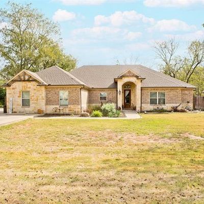 8917 Green Leaves Dr, Granbury, TX 76049