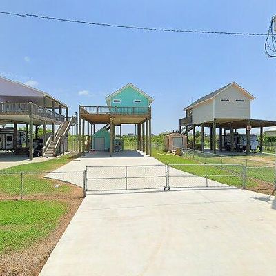 892 East Rd, Port Bolivar, TX 77650