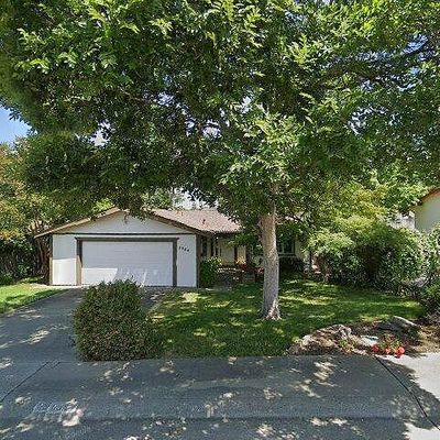 8945 Ramstad Ave, Fair Oaks, CA 95628