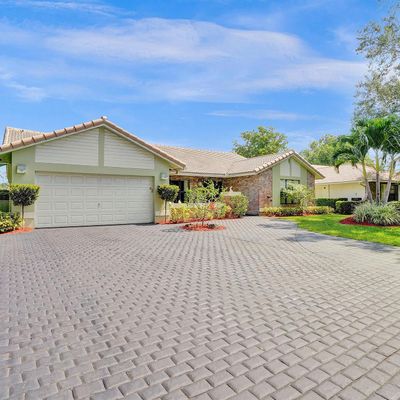 8993 Nw 51 St Pl, Coral Springs, FL 33067