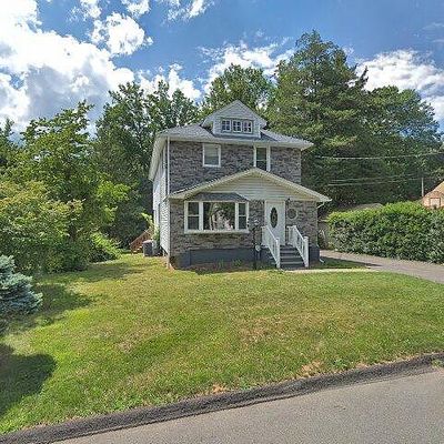 9 Fairview Ave, Woodcliff Lake, NJ 07677