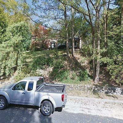 9 Golfview Ln, Reading, PA 19606