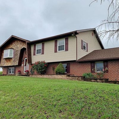 9 Holly Dr, Hamburg, PA 19526