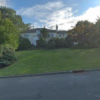 9 Hunter Rdg, Woodcliff Lake, NJ 07677