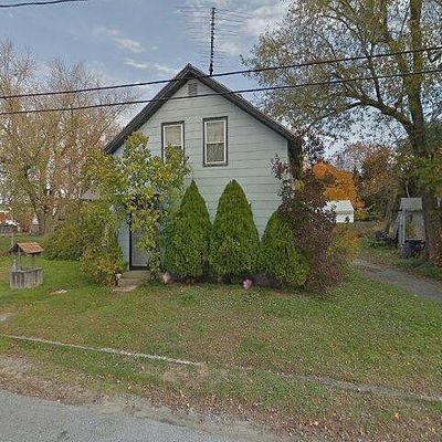 9 Lillibridge Ave, Voluntown, CT 06384