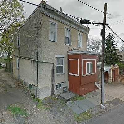 9 N Front St, Darby, PA 19023