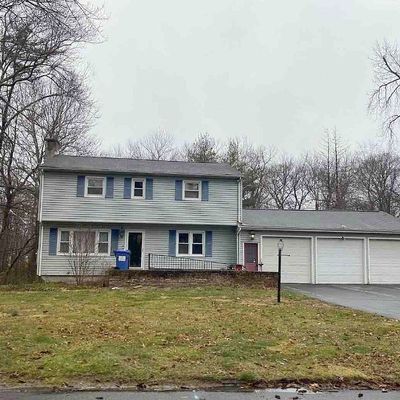 9 Oak Crest Dr, Brookfield, CT 06804