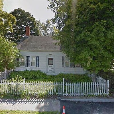 9 Shaker Rd, Gray, ME 04039