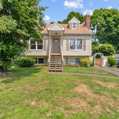 9 Sorenson Rd, West Haven, CT 06516