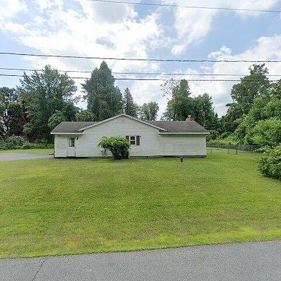 9 Victoria Dr, Queensbury, NY 12804