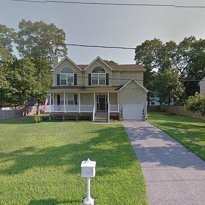 90 Main Ave, Mastic, NY 11950