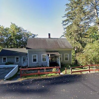 90 Maple St, Lee, MA 01238