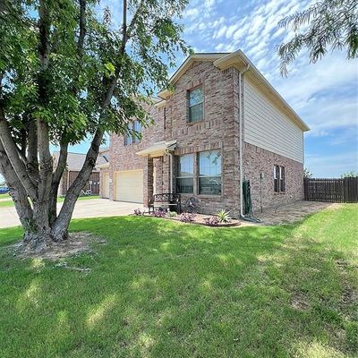 90 N Highland Dr, Sanger, TX 76266