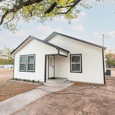 900 Fayette St, Nocona, TX 76255