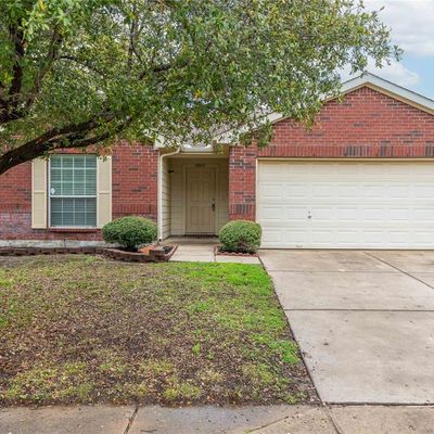 9009 Chisholm Trl, Cross Roads, TX 76227