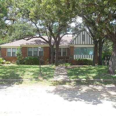 901 Cherry St, Ranger, TX 76470