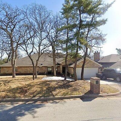 901 Highwoods Trl, Fort Worth, TX 76112