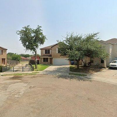 901 Palafox Dr, Laredo, TX 78045