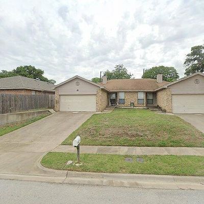 902 Mary Dr, Hurst, TX 76053