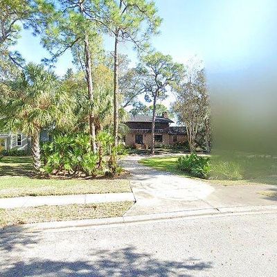 9031 Baywood Park Dr, Seminole, FL 33777