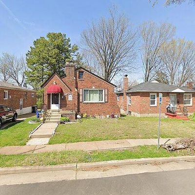 8525 Richard Ave, Saint Louis, MO 63132