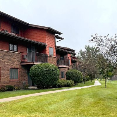 8530 W Waterford Avenue, Greenfield, WI 53228