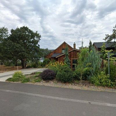 855 5 Th Ave, Mosier, OR 97040