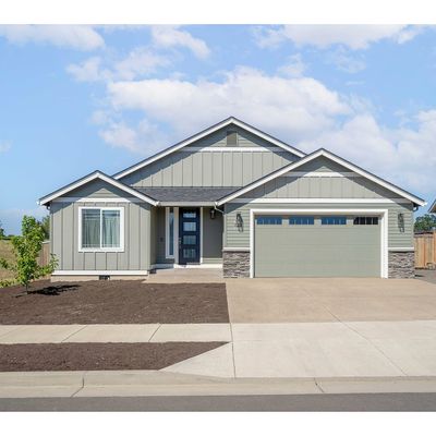 855 Reagan St, Mount Angel, OR 97362