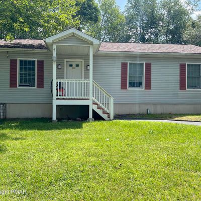 8567 Bumble Bee Way, Tobyhanna, PA 18466