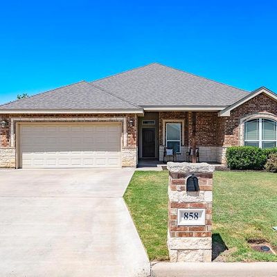 858 Flat Water Dr, Abilene, TX 79602