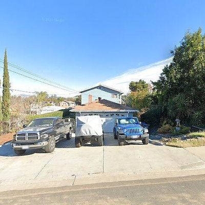 8581 Atlas View Dr, Santee, CA 92071