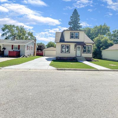 86 Dewey St, Sheboygan Falls, WI 53085