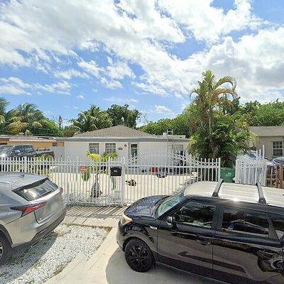 860 Nw 113 Th St, Miami, FL 33168