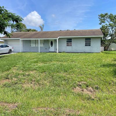 8602 Lakeland Blvd, Fort Pierce, FL 34951