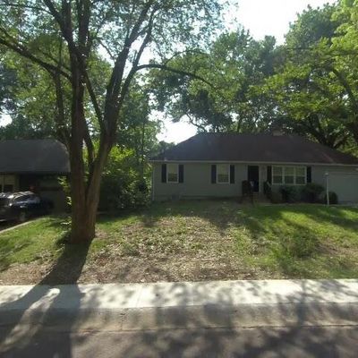 8604 Stark Ave, Raytown, MO 64138