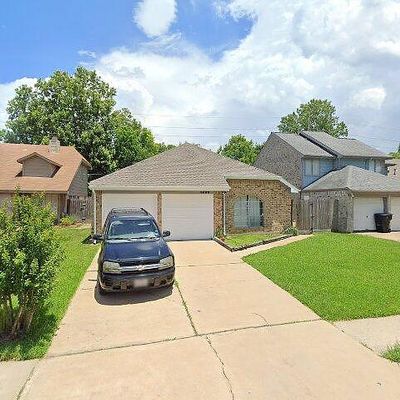 8606 Scenic Green Dr, Houston, TX 77088