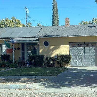 862 Ash Ave, Gustine, CA 95322