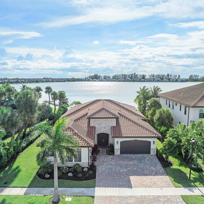 8625 Parkland Bay Dr, Parkland, FL 33076