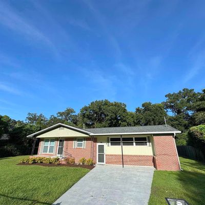 8641 Redwing Dr, Pensacola, FL 32534